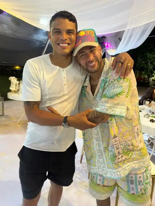 决定比赛结 决定比赛结